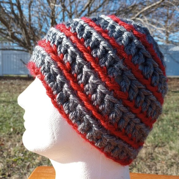 Men’s Handmade Grunge Beanie Gray Red Striped Crochet Cap Fishing Outdoors Sz L - Picture 2 of 9